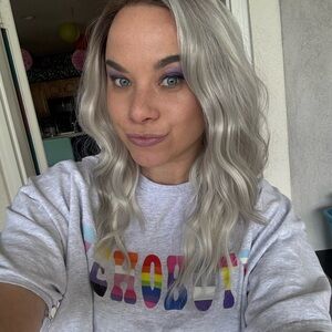 Chelsey Smith Crowns Lynnae Silver Wig